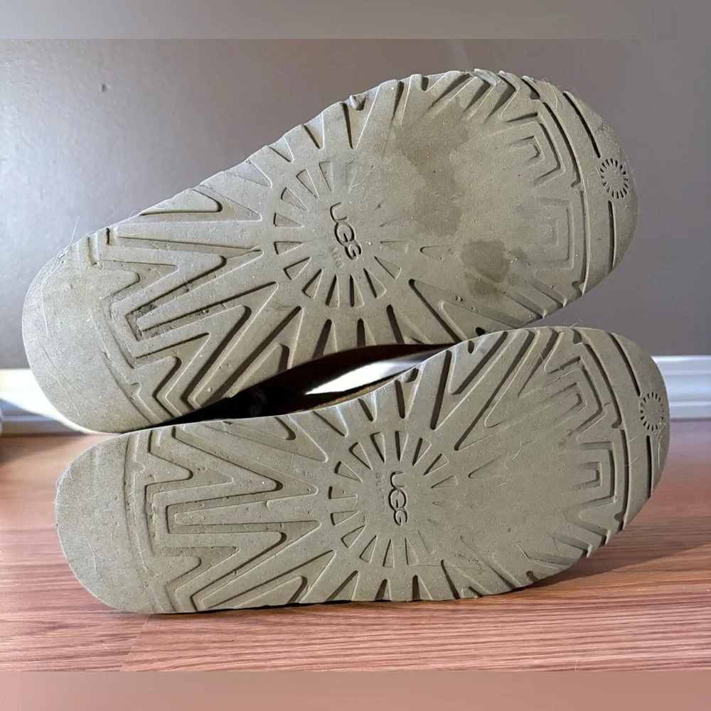 UGG Chestnut Label Tag - Size USA 8 / EU 39 - Picture 5 of 10